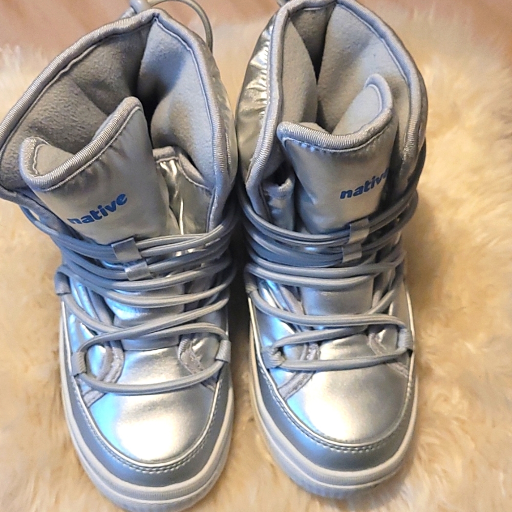 Native winter boots
